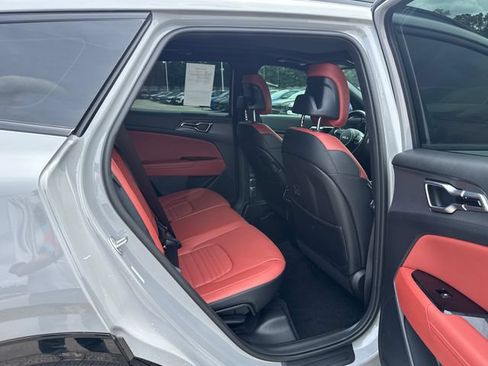 Certified 2024 Kia Sportage SX AWD/4WD image 11