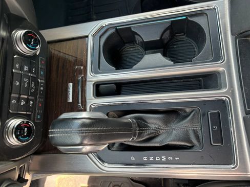 Used 2016 Ford F150 Platinum w/ Equipment Group 701A Luxury RWD image 16