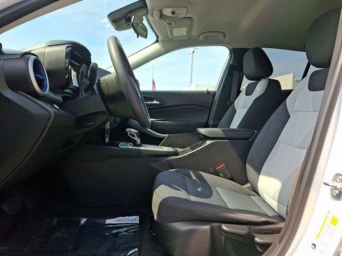 Used 2025 Chevrolet Trax LS FWD image 13