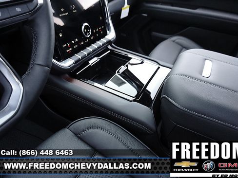 New 2025 GMC Yukon XL Denali w/ Denali Reserve Package image 34