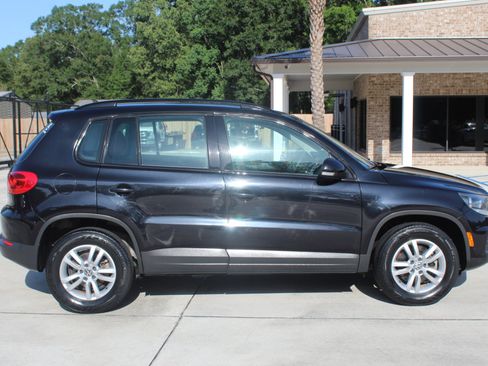 Used 2015 Volkswagen Tiguan S image 19