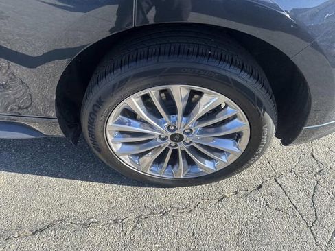 Certified 2024 Ford Edge Titanium w/ Titanium Elite Package image 17