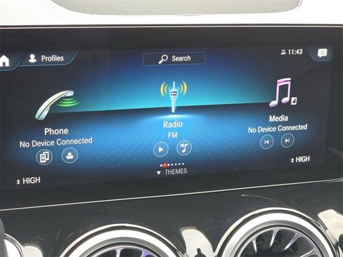 Used 2023 Mercedes-Benz GLB 250 4MATIC w/ Premium Package image 29