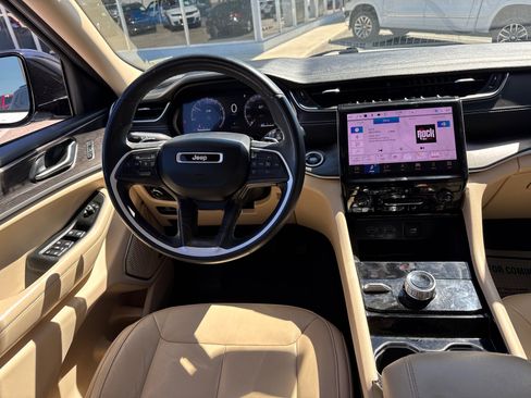 Used 2021 Jeep Grand Cherokee L Limited image 8