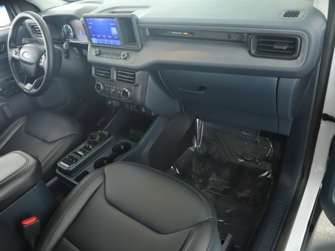 Used 2023 Ford Maverick Lariat w/ Lariat Luxury Package image 22