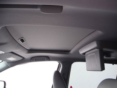 Used 2019 Honda Pilot Touring image 11