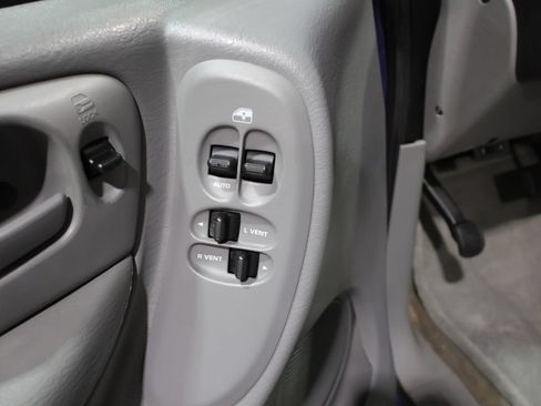 Used 2007 Chrysler Town & Country Touring w/ Leather Interior Group FWD image 14
