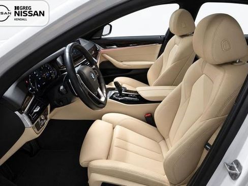 Used 2019 BMW 530i w/ Convenience Package RWD image 10