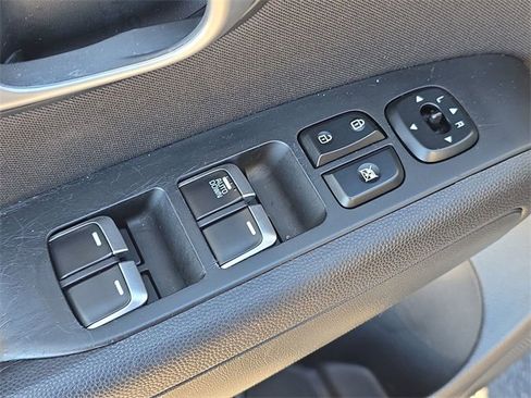 Used 2019 Kia Soul image 27