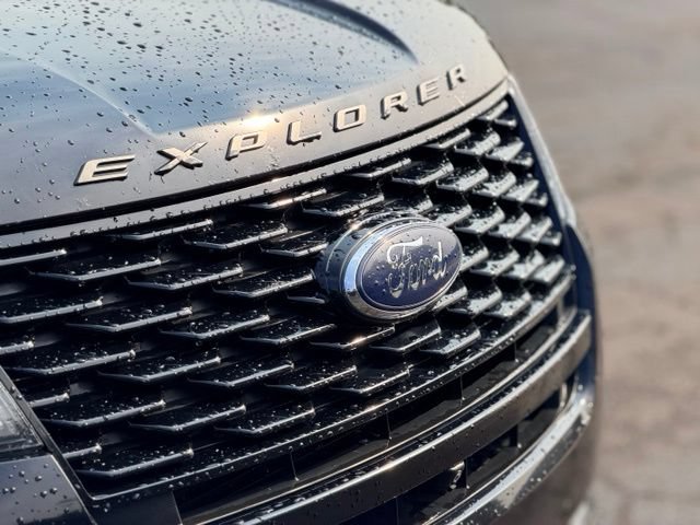 Used 2018 Ford Explorer Sport w/ Equipment Group 401A AWD/4WD image 32