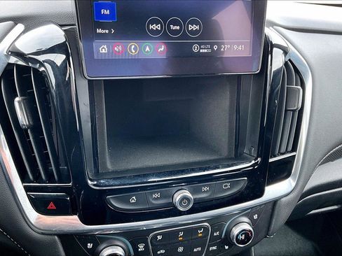 Used 2023 Chevrolet Traverse Premier image 33