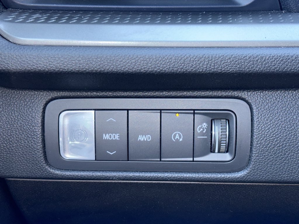 Used 2026 Chevrolet Traverse LT AWD/4WD image 12