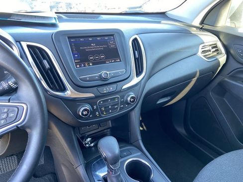 Used 2024 Chevrolet Equinox LT image 36