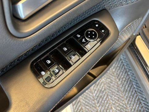 Certified 2024 Nissan Ariya FWD image 16