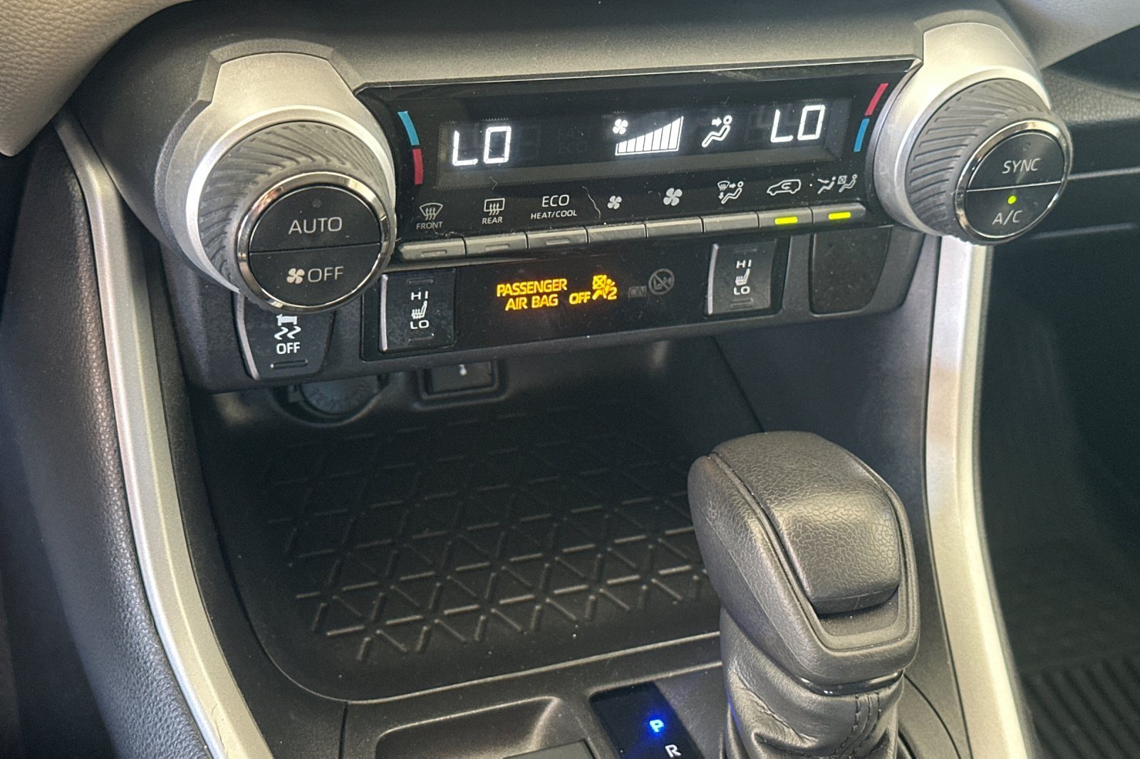Certified 2021 Toyota RAV4 XLE w/ XLE Grade Weather Package AWD/4WD image 19