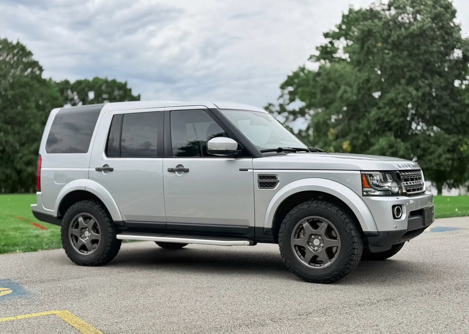 Used 2016 Land Rover LR4 HSE AWD/4WD image 4