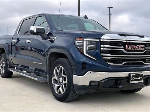 Used 2023 GMC Sierra 1500 SLT image 3