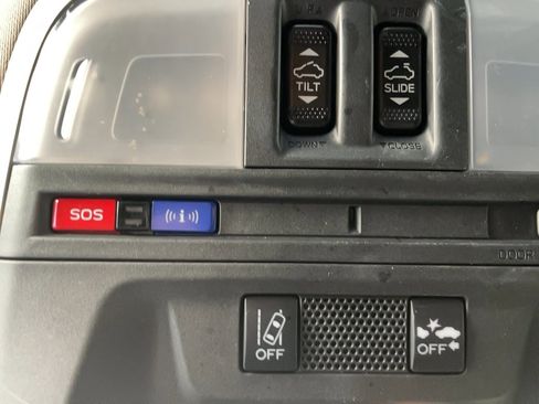 Used 2021 Subaru Crosstrek 2.5i Limited w/ Moonroof Package 1 image 12