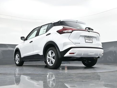 Certified 2025 Nissan Kicks Play S FWD image 36