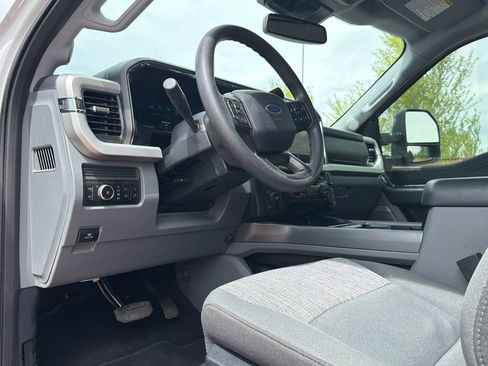 Used 2026 Ford F250 XLT w/ XLT Premium Package image 12