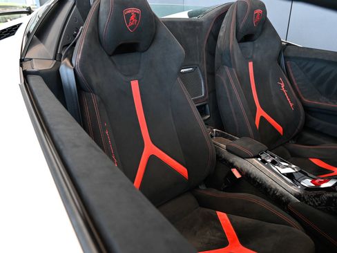 Used 2018 Lamborghini Huracan Performante image 55