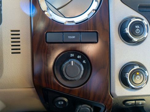 Used 2016 Ford F350 Lariat w/ Lariat Ultimate Package image 26