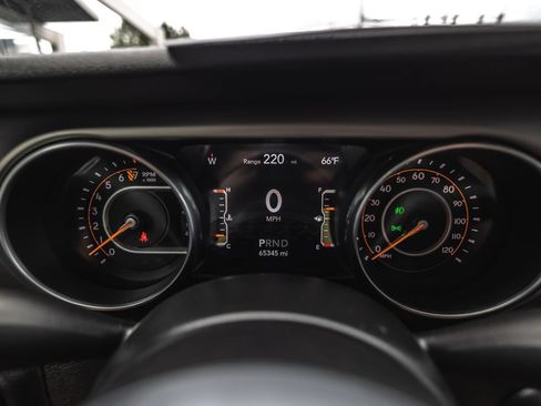 Used 2020 Jeep Gladiator Sport w/ Quick Order Package 24S AWD/4WD image 12