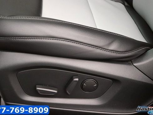 Used 2022 Ford Explorer XLT w/ Equipment Group 202A image 17