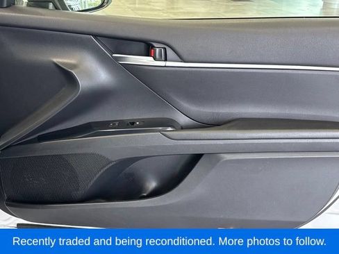 Used 2018 Toyota Camry SE FWD image 31