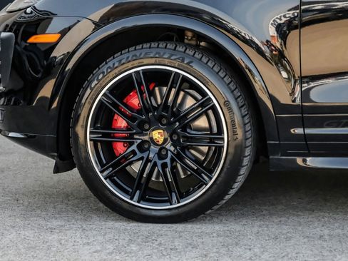 Used 2018 Porsche Cayenne GTS w/ Premium Package Plus AWD/4WD image 63