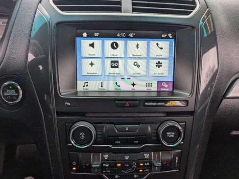 Used 2017 Ford Explorer XLT w/ Equipment Group 202A AWD/4WD image 16