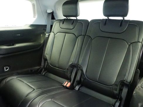 Certified 2023 Jeep Grand Cherokee L Limited image 22