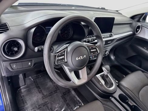Used 2024 Kia Forte LXS FWD image 9