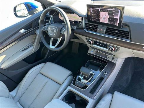 Used 2025 Audi Q5 Prestige w/ Prestige Package image 11