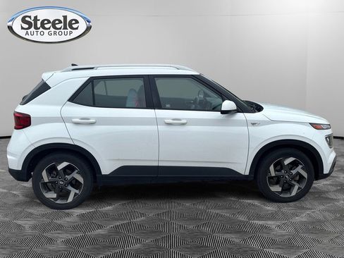 Used 2021 Hyundai Venue SEL w/ Cargo Package image 6