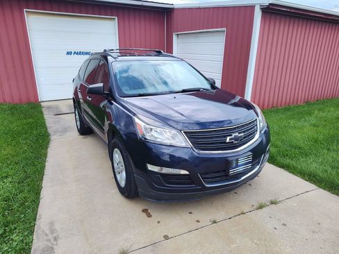 Used 2017 Chevrolet Traverse LS AWD/4WD image 4