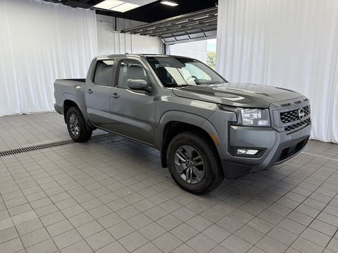 Used 2025 Nissan Frontier SV w/ SV Convenience Package AWD/4WD image 3