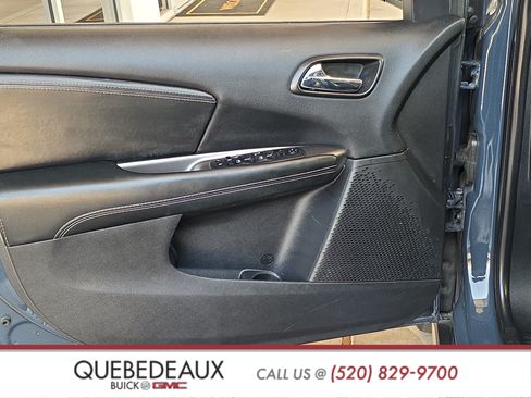 Used 2018 Dodge Journey Crossroad w/ Driver Convenience Group FWD image 9