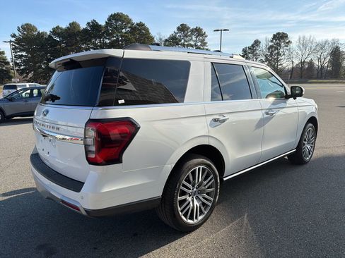 Used 2023 Ford Expedition Limited image 7