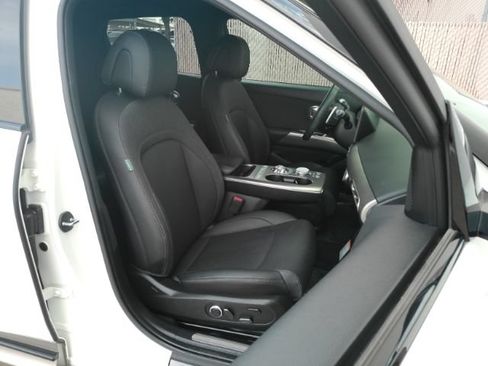 Used 2024 Genesis GV60 RWD image 21