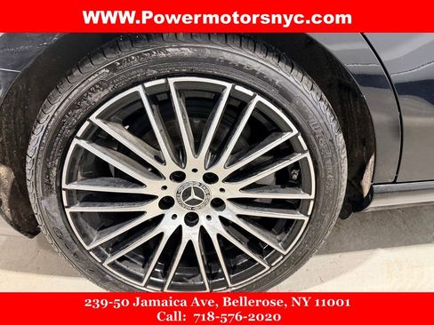 Used 2022 Mercedes-Benz C 300 4MATIC Sedan w/ Pinnacle Trim Package image 18