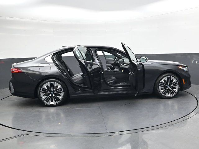 New 2026 BMW i5 eDrive40 AWD/4WD image 39