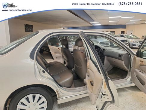 Used 2000 Toyota Corolla CE FWD image 14