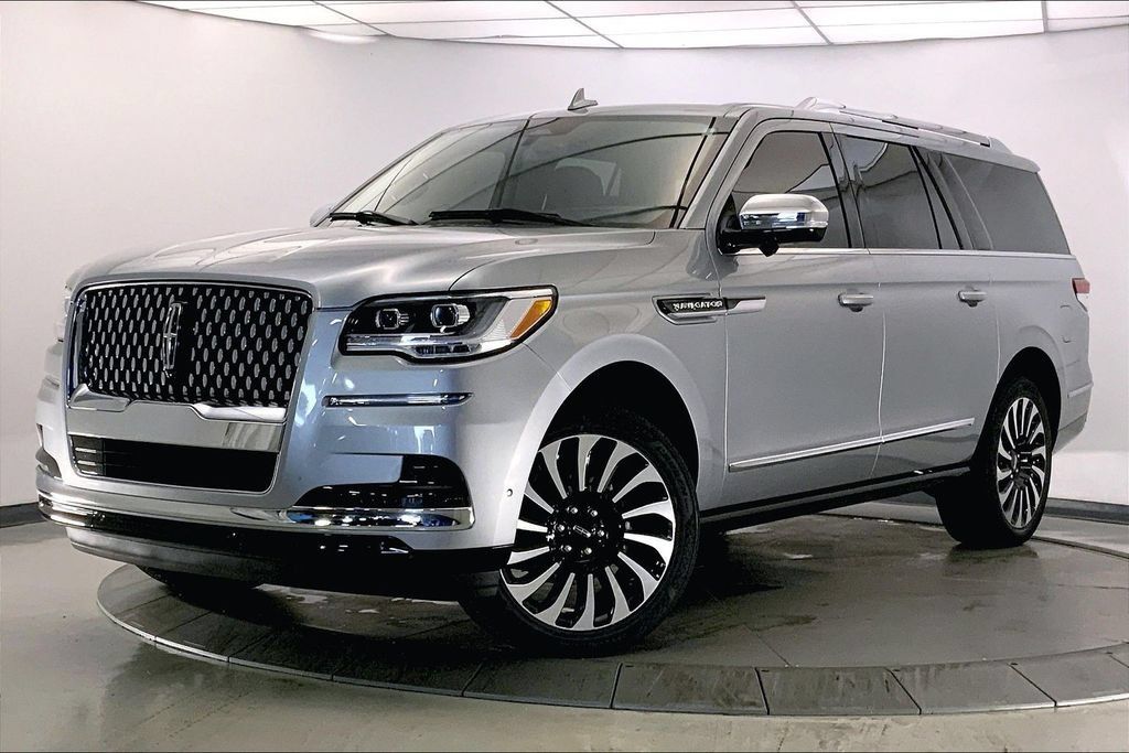 Used 2023 Lincoln Navigator L Black Label AWD/4WD image 11