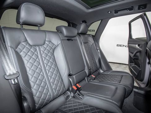 Used 2023 Audi SQ5 Prestige w/ Prestige Package AWD/4WD image 16