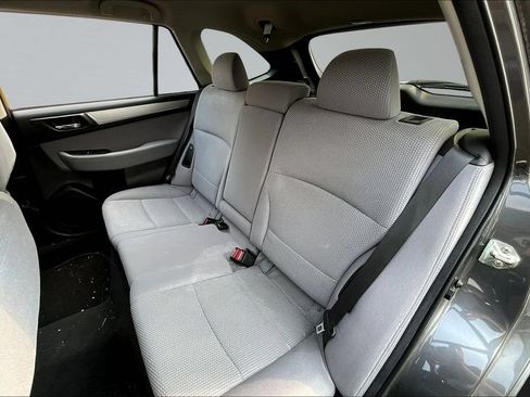 Used 2019 Subaru Outback 2.5i Premium AWD/4WD image 18