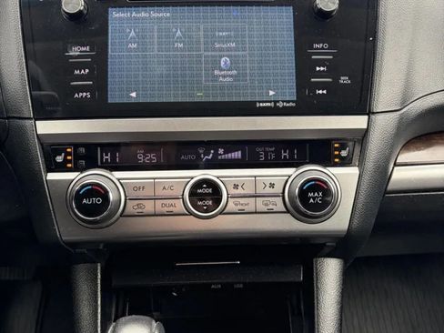 Used 2017 Subaru Outback 3.6R Limited image 21