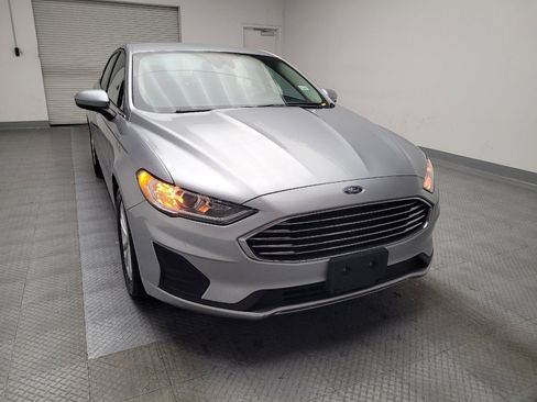 Used 2020 Ford Fusion SE image 14