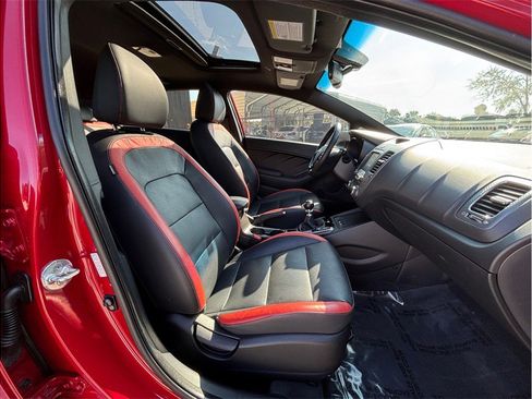 Used 2017 Kia Forte SX image 40