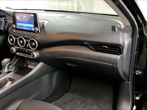 Used 2024 Nissan Sentra SV image 13